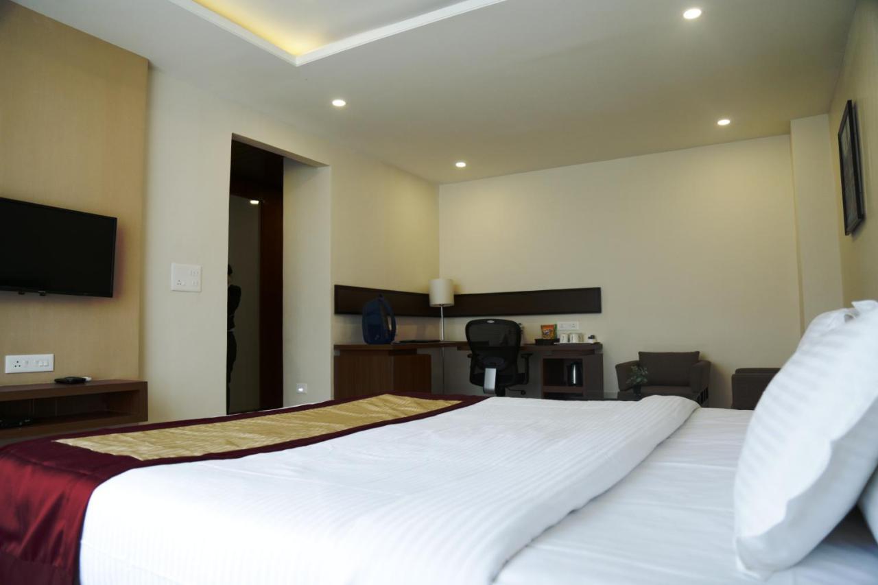 Hotel Prism - A Boutique Hotel Jorhāt المظهر الخارجي الصورة