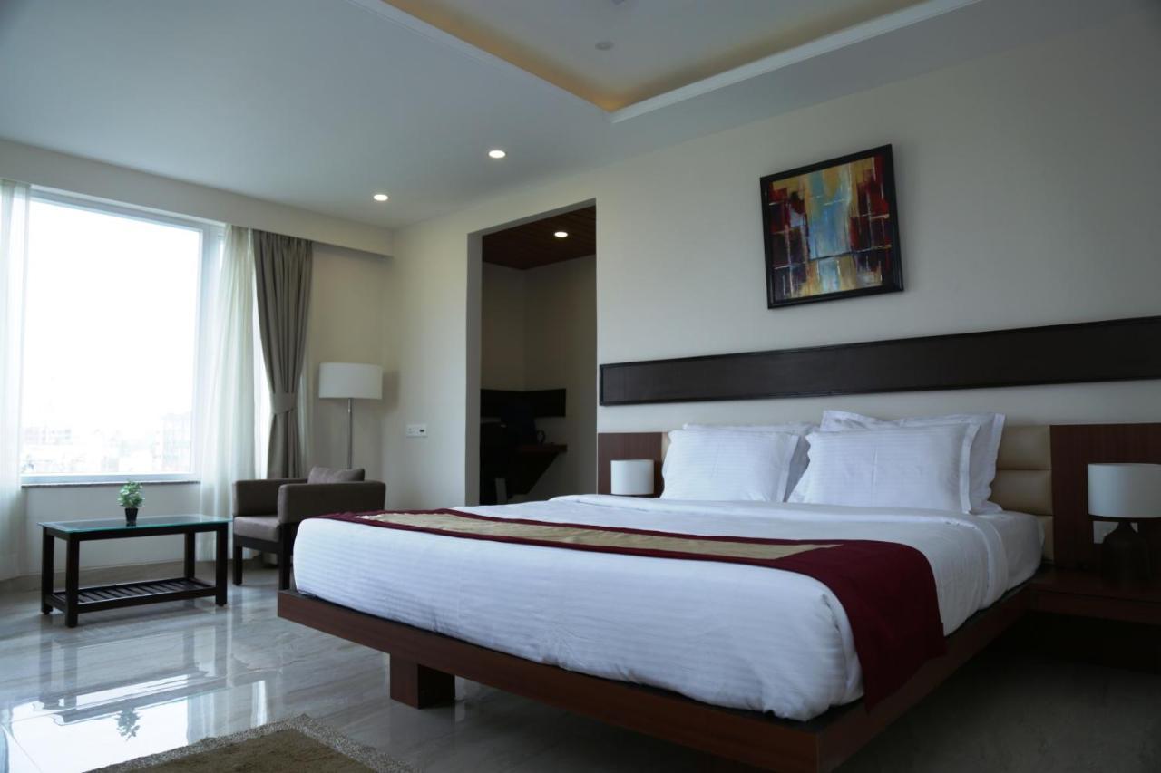 Hotel Prism - A Boutique Hotel Jorhāt المظهر الخارجي الصورة