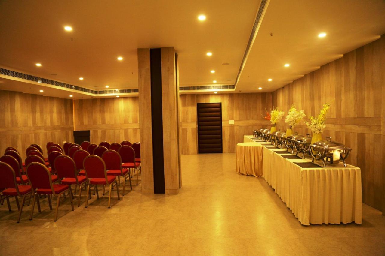 Hotel Prism - A Boutique Hotel Jorhāt المظهر الخارجي الصورة