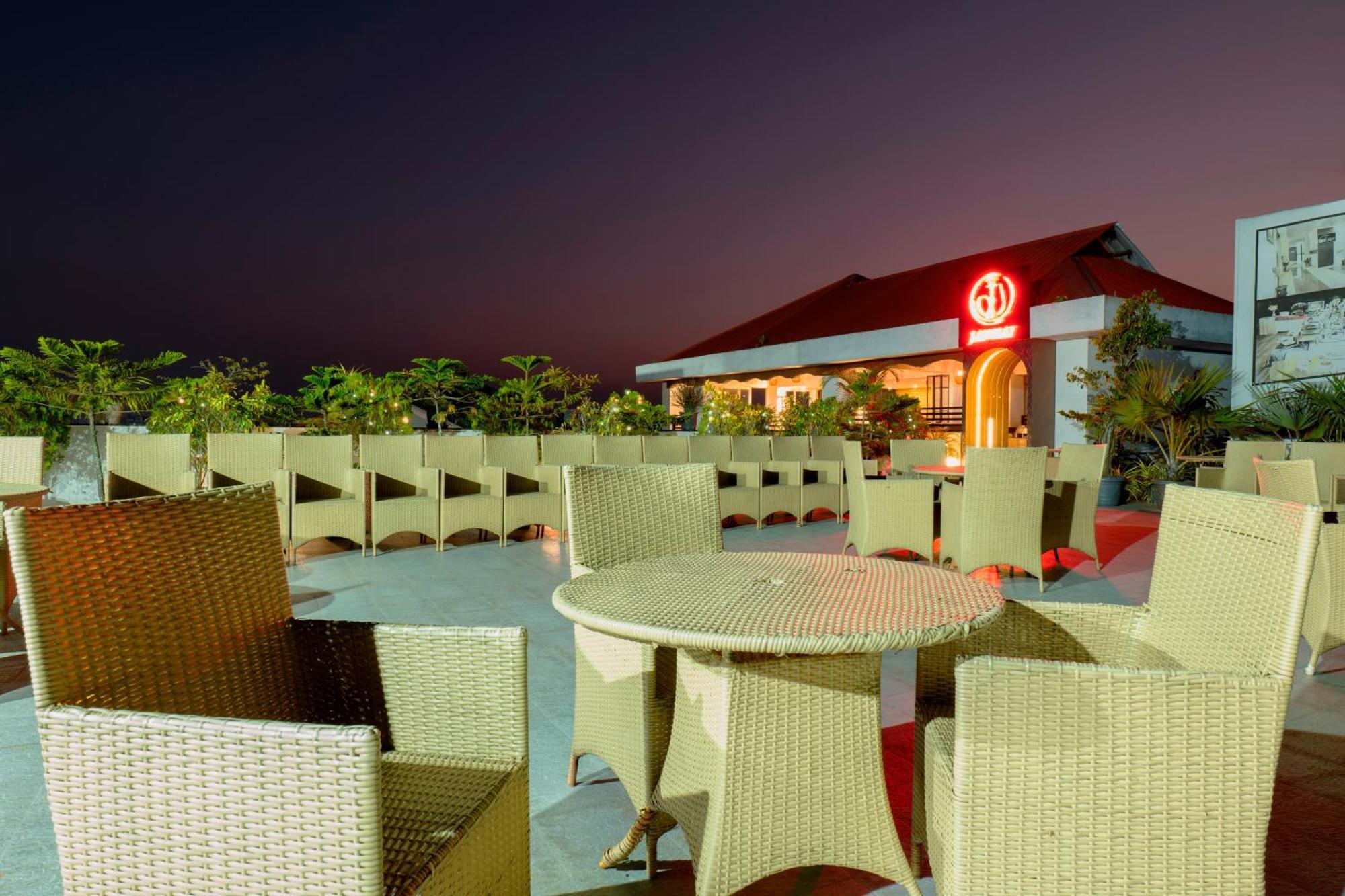 Hotel Prism - A Boutique Hotel Jorhāt المظهر الخارجي الصورة