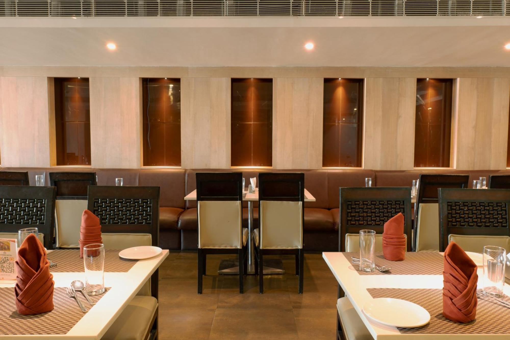 Hotel Prism - A Boutique Hotel Jorhāt المظهر الخارجي الصورة
