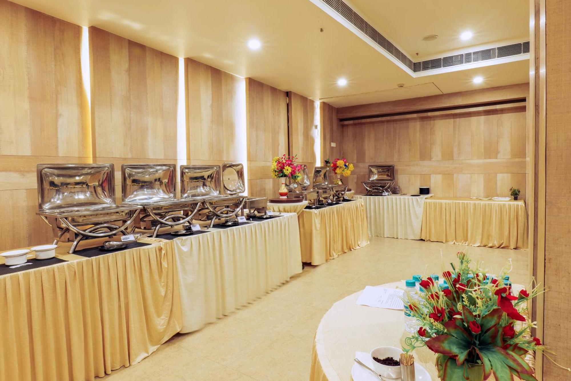 Hotel Prism - A Boutique Hotel Jorhāt المظهر الخارجي الصورة