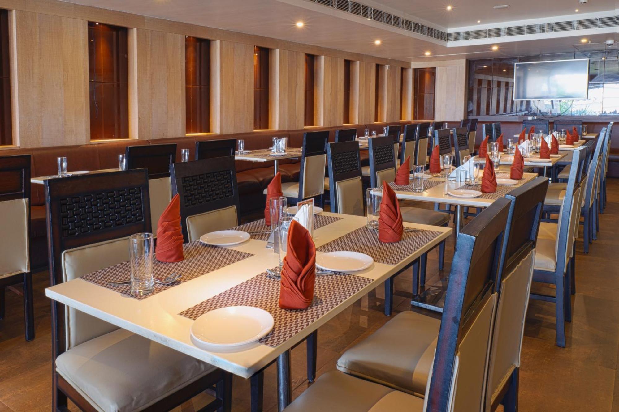 Hotel Prism - A Boutique Hotel Jorhāt المظهر الخارجي الصورة